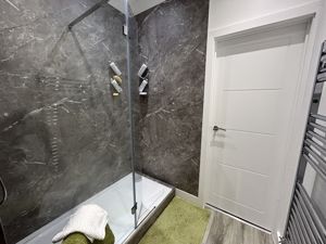 Photo 25- click for photo gallery